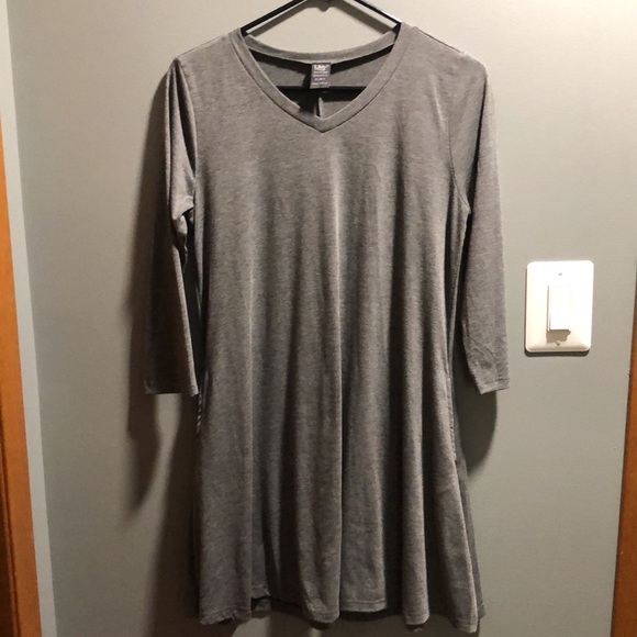 BRAND NEW WOMANS DRESS SIZE S/M! NWOT! SMOKE FREE HOME! NEVER WORN! - Picture 2 of 3